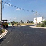 Góc 2 mặt tiền đường long phước (tl) , đối diện chợ.