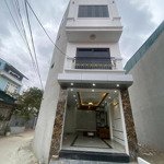 Nhà độc lập 4t*40m2.mặt ngõ có thể kd.sân chơi siêu rộng trước nhà,ô tô đỗ ngày đêm.ở khutrung tâm