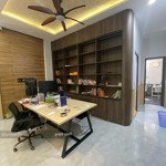 Cần bán căn nhà 3 tầng đường trần văn giáp 100m2 đầy đủ nội thất xịn sẵn vào ở- hoà cường bắc