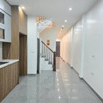 Yên lãng 55m x 5 tầng thang máy. cách mặt phố 15m. nhà đẹp ở luôn. liên hệ: 0989388246