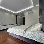 Bán mặt phố nguyễn khuyến, 130m2, lô góc, 45 tỷ, giá ưu đãi