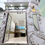 Bán nhà quận 4, nhà mới đẹp, trên 40m2 đất, 2 tầng, 2 mt trước và sau, sân rộng !