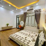 Bán nhà bát khối, long biên 30m2, 4 tầng, 3 ngủ, ngõ 2.5m, ô tô cách 15m - giá tốt 3.7 tỷ