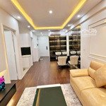 Bán nhà tập thể giảng võ, ngọc khánh, ba đình, lô góc, 3 ngủ, 2wc, 2 thoáng, sân để xe rộng