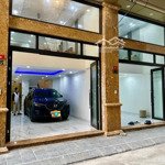 Hơn 7tỷ nhà mặt phố, 6 tầng thang máy, 3 ô tô tránh nhau, kinh doanh bất chấp. tin được không