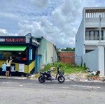 Mặt tiền dx006 phú mỹ, buôn bán kinh doanh, dân nhập cư nhiều. sầm uất. đầy đủ tiện ích. giá 2ty950