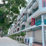 Chính chủ bán shophouse 2 mặt tiền, 95m2, xây 5 tầng, giá 20. x lh: 0988 970 692