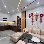 Trung tâm cầu giấy, vừa ở vừa cho thuê, 50m2 chỉ nhỉnh 8 đồng. bán gấp.