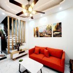 Chủ cần tiền bán gấp nhà mỹ đình 38m2 5 tầng, ngõ trước nhà gần 3m. giá: 6.2tỷ