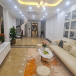 Siêu phẩm quận hai bà - 7 tầng thang máy thông sàn - nội thất xịn - nhà đẹp lung linh.