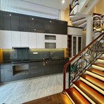 Bán nhà hồng tiến. 65m2 * 5 tầng * 10,8 tỷ. full nội thất, lô góc 3 thoáng.