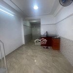 Nhà gần sân bay trệt 1 lầu 1pn 2wc nguyễn văn công giá chỉ 6,5 triệu