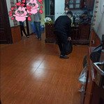 Cho thuê chung cư tầng 5 khu 212 học viện kỹ thuật quân sự gần cổng ciputra 70m2, 2pn, giá 6,5tr