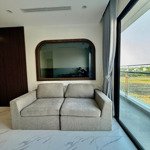 Cho thuê căn hộ 2 phòng ngủ 80m2, nội thất cao cấp tại the beverly, q9, hcm