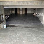 Cho thuê nhà mp hồ tùng mậu, 400m2, 8 tầng thiết kế thông sàn,thang máy tốc độ cao