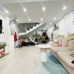 Nhà mới đẹp - ngay vạn hạnh mall - 3 tầng - 3 phòng ngủ- 59m - chỉ 8.x tỷ