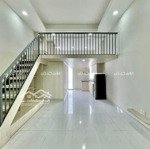 Cho thuê căn hộ duplex 50m2 ngay etown cộng hoà có ban công, máy giặt riêng