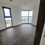 Cần tiền gấp cắt lỗ 800 triệu the beverly 2 phòng ngủ, căn góc đẹp nhất view sông