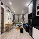 Chính chủ bán căn studio có ban công view siêu đẹp, full nội thất, tầng đẹp, giá chỉ hơn 1,7 tỷ