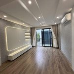 Bán nhà phố trạm,thang máy,gara ô tô,phun nội thất,8xty