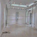 Chính chủ cho thuê nhà số 69 tràng thi, 88m2, mt 9,8m, kd cực kỳ sầm uất, giá siêu rẻ 60 tr/th