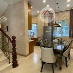 Cho thuê căn góc công viên khu nam viên phú mỹ hưng q7 4pn 1plv full nt