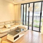 Cho thuê căn hộ 2 phòng ngủtòa r6 royal city, 72m2 full nội thất