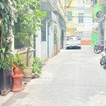Bán nhà trần quốc hoàn cầu giấy dt 50m x 6t xmt 4,2m giá 16 tỷ có thương lượng