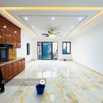 Hộ khẩu phường gia thuỵ 56m x6 tầng thang máy sát phố chỉ hơn 9 tỷ