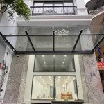 Chính chủ cho thuê nhà mp h.b.trưng 100x8t thiết kế thông sàn,có thang máy và điều hòa đầy đủ