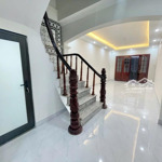 Bán nhà bồ đề, 57m2 x 4,5t, 2 thoáng ngõ thông, ô tô cách nhà vài bước, gần hồ giá nhỉnh 9 tỷ