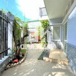 Cho thuê căn góc 2 mặt tiền đường có gara , p.an phú, q2, dt 170m2, giá chỉ 36tr