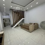 Bán nhà 1trêt 2lầu tum ngay quốc lộ 13, hiệp bình phước, thủ đức, 7,39tỷ, dt: 81m2(4,5 x18m)