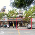 Ngang 8m - cho thuê nhà đường nguyễn trãi phường bến thành quận 1 trống suốt