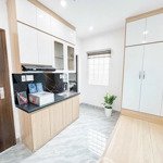 Bán tòa căn hộ dv ccmn lô góc, cầu noi, cổ nhuế, 50m2, 6 tầng, 11 phòng, thang máy, dòng tiền 50tr