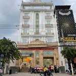 Bán nhà siêu hiếm trần hưng đạo, quận 1 - dt: 15x30m - xd: hầm 8 tầng - hđt: 400 triệu - giá 130 tỷ