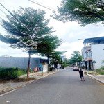 Bán lô đất tđc hòn rớ 2 - nha trang.
- diện tích: 104m2 ngang 5,2 m gồm 2 mặt tiền. mặt tiền trước