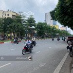 Tòa văn phòng 190m2 mặt phố lớn, vỉa hè đá bóng, 2 tháng máy, 1 hầm - dt 300 triệu/tháng chỉ 150 tỷ