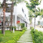 Nhà mặt tiền đt 743 thiết kế phong cách nhật, nằm ngay trung tâm thuận an - bình dương, sổ sẵn