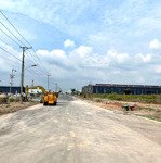 Bán đất trong kcn chơn thành, bình phước. dt đất 20000m2. đất skk đóng tiền 1 lần. giá 2,527 tr/m2