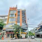 Cho thuê nhà góc 2mt 561a nguyễn thị thập p. tân phong quận 7