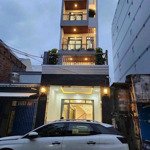 Nhà mặt tiền đường số 12m xây dựng 5 tầng. có thang máy