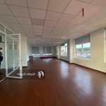 Penthouse charmington quận 10 cho thuê ở/ văn phòng có sân thượng riêng
