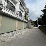 Tìm nhà ôtô đỗ cửa đừng bỏ qua căn này. 43m3*4t, oto dừng đỗ ngày đêm. gần đại lộ. giá nhỉnh 3 tỷ