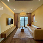 Chính chủ cần bán gấp căn hộ 80m-2pn2vs giá 5,7tỷ chung cư hoàng thành pear chi tiết lh:0332951032.