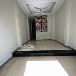 Nhà mt 3 tháng 2 đoạn hàn hải nguyên q11 . dt : 3.6 x 12.5m , 2 tấm . 11.2 tỷ