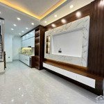 Bán nhà gần 40m2 5 tầng ngõ 2m giá hơn 4 tỉ