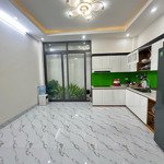 Siêu phẩm nhà đẹp! hoàng quốc việt, gần phố, xây mới 6 tầngthang máy, 35m2,mặt tiền4m