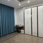 Cho thuê nhà riêng vạn phúc, 45 m2 x 3 tầng, sẵn nội thất, ưu tiên gia đình ở