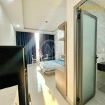 Căn hộ studio cao cấp sang trọng cửa sổ full nội thất tiện nghi gần sân bay